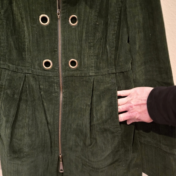 Women's Fall corduroy jacket with front pockets. Medium. - Picture 4 of 9